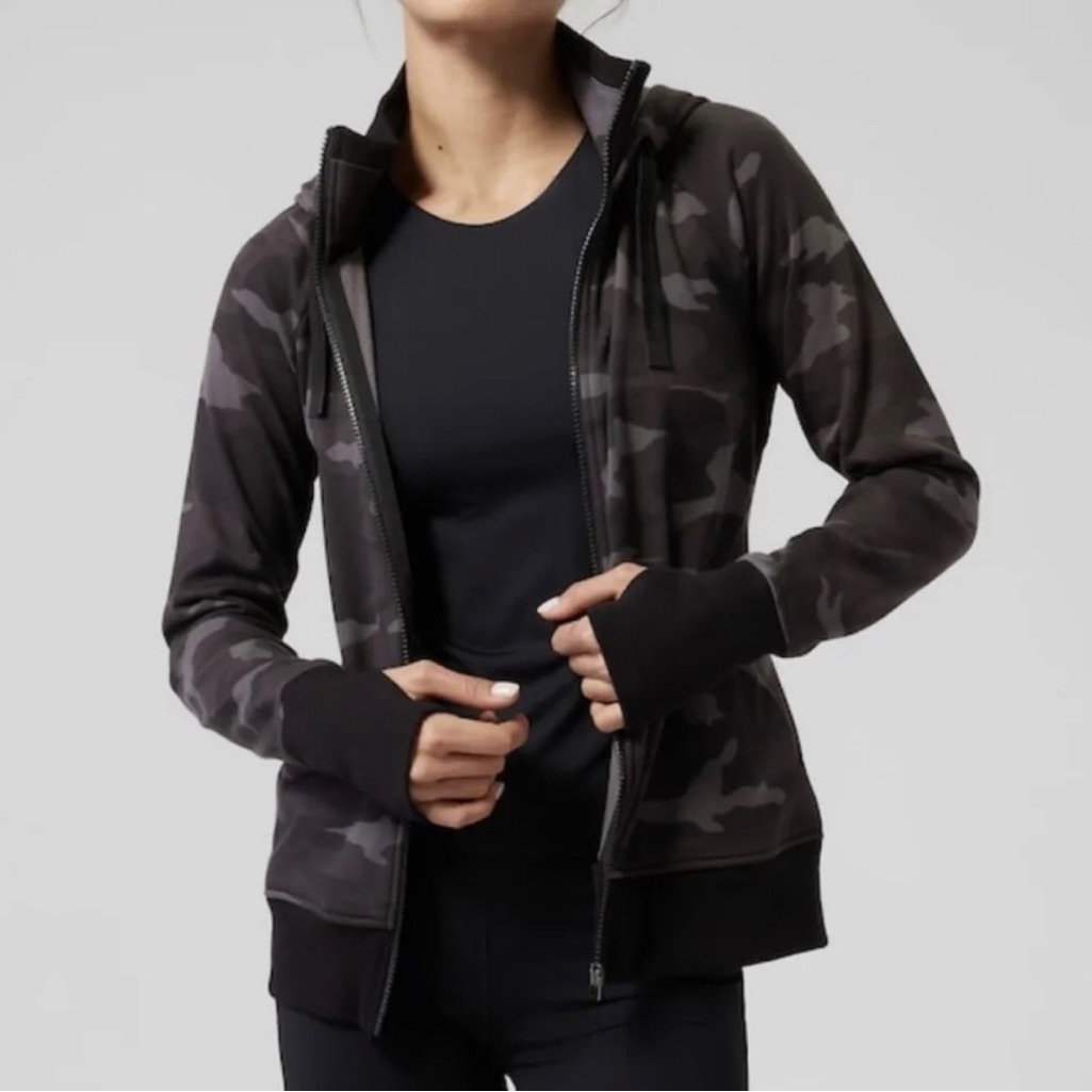 Athleta Size Medium Triumph Printed Camo Hoodie Sweatshirt Gray Jacket.